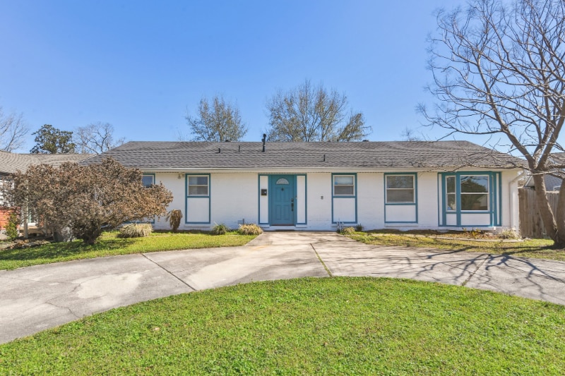 Primary Photo - 4 Bradley Pl