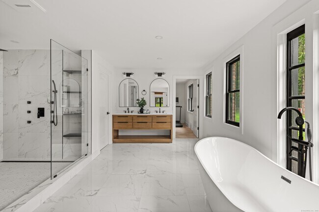 Building Photo - 372 Tucker Hill Rd