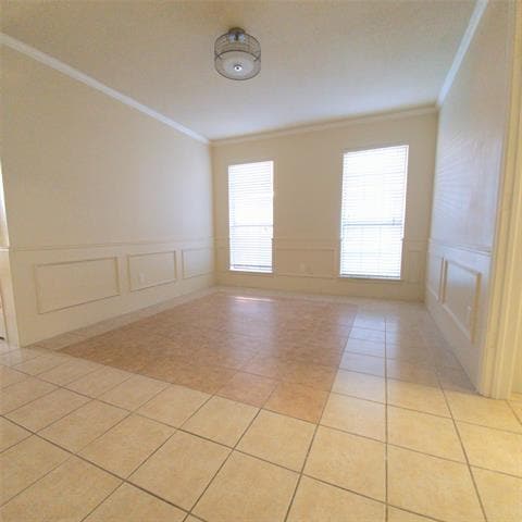 Building Photo - 3965 Llano Dr