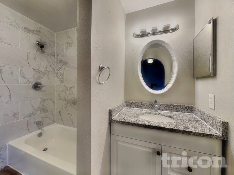 Building Photo - 10610 Opus Dr