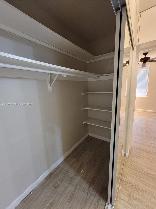 Building Photo - 441 Collins Ave