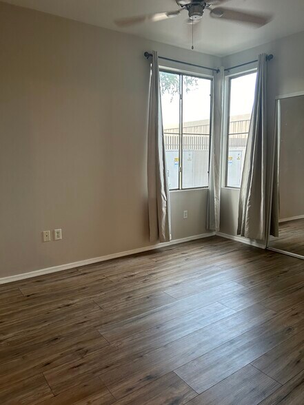 Building Photo - 1701 E Colter St