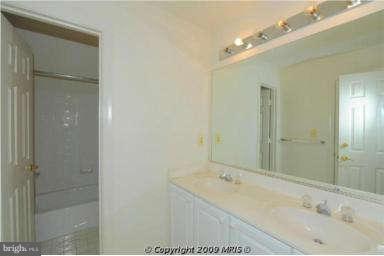 Building Photo - 2123 Queensguard Rd