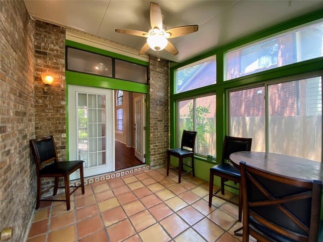 Building Photo - 3215 Tree Grove Dr