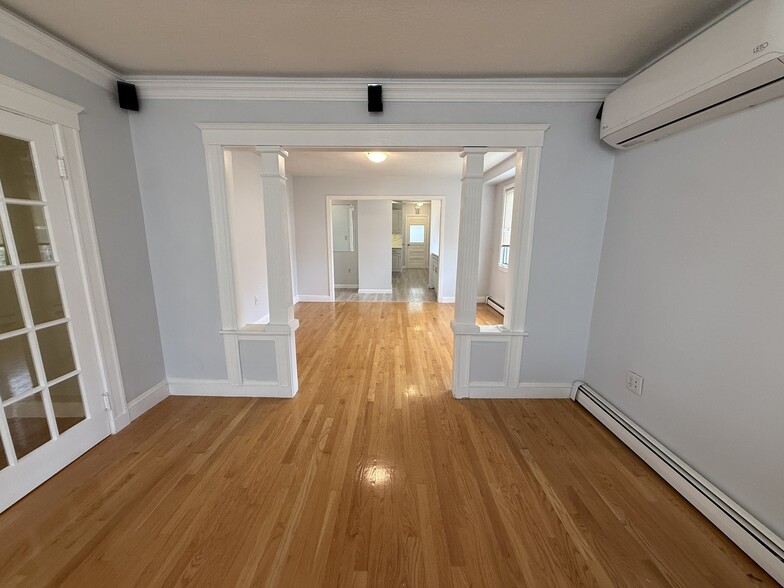 Building Photo - 376 Riverside Ave