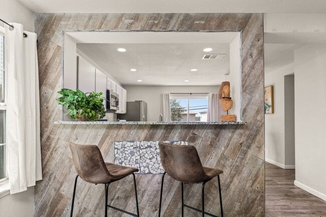 Building Photo - 907 Grants Canyon