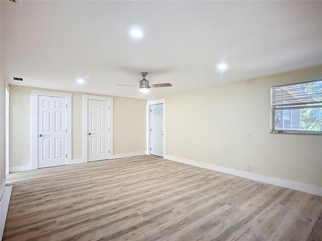 Building Photo - 4513 W Gray St