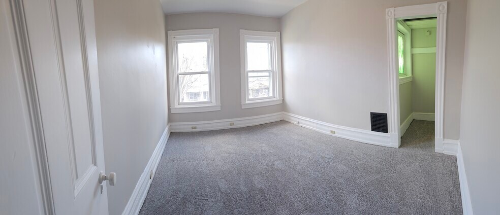 Building Photo - 820 N 4th St