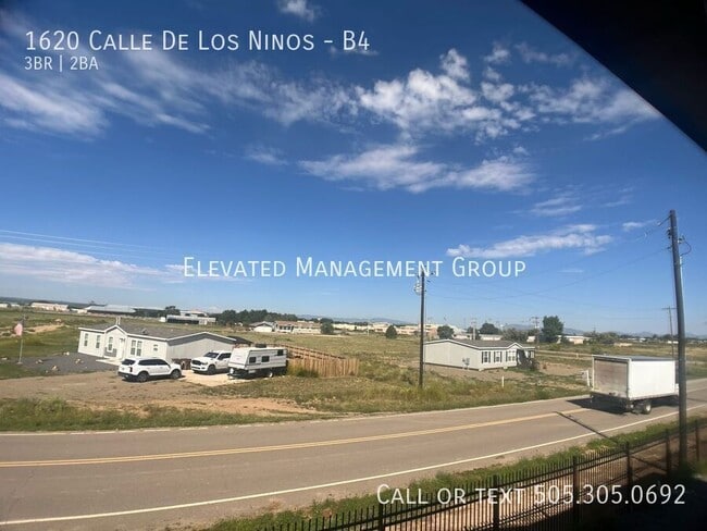 Building Photo - 1620 Calle de los Ninos Ave