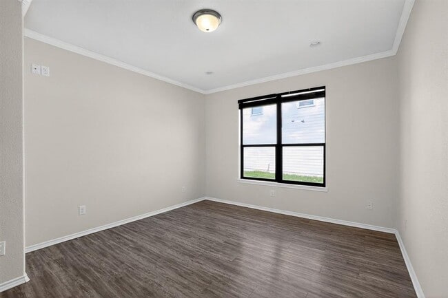 Building Photo - 2239 Howry Dr