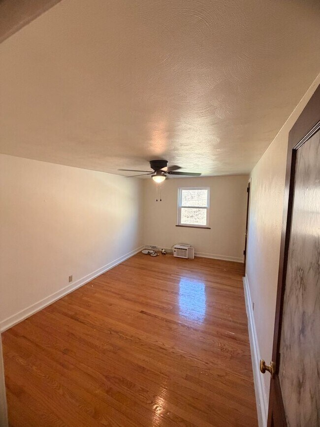 Building Photo - 4861 Bull Creek Rd