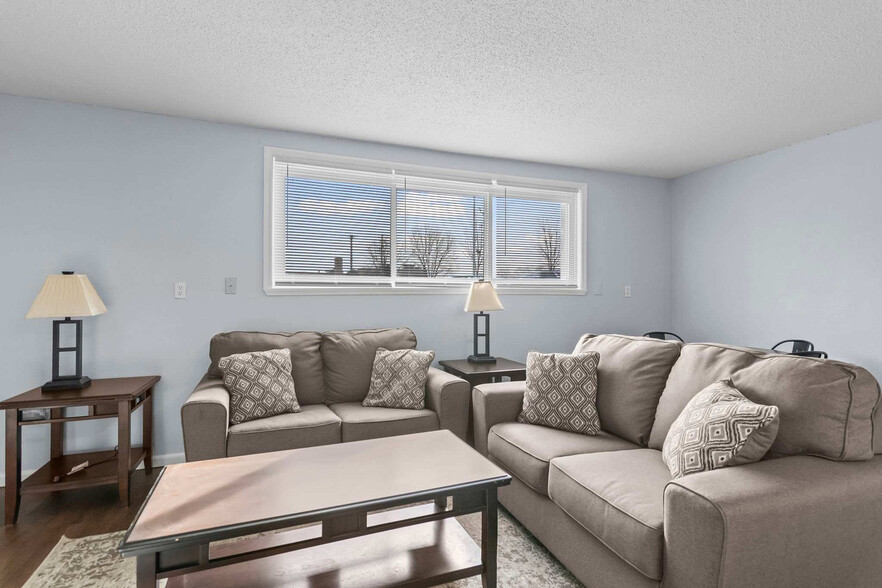 Building Photo - 2309 Cherry Hills Dr