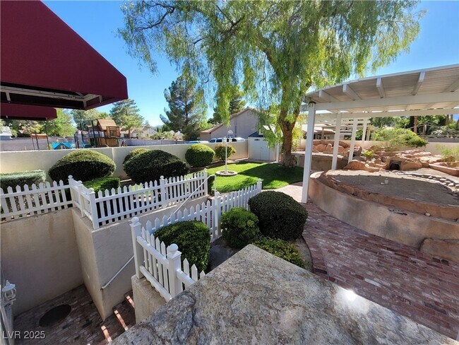Building Photo - 5110 N Valadez St