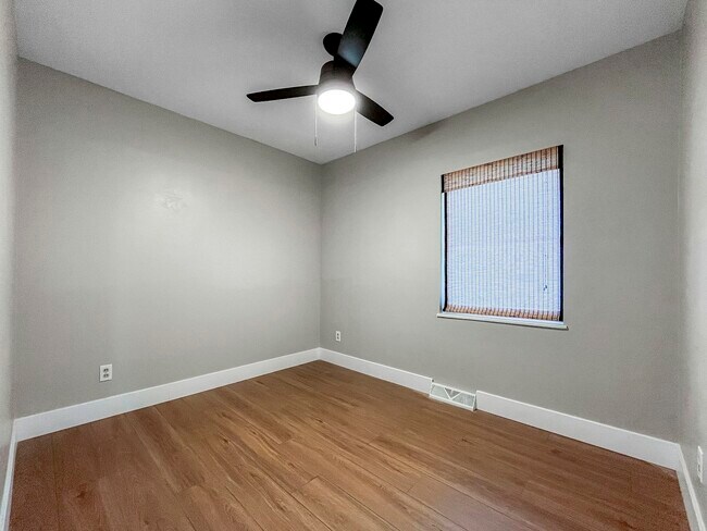 Building Photo - 1117 Dauphine Ln