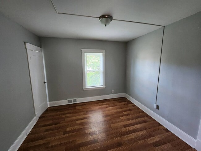 Building Photo - 13302 Ferris Ave