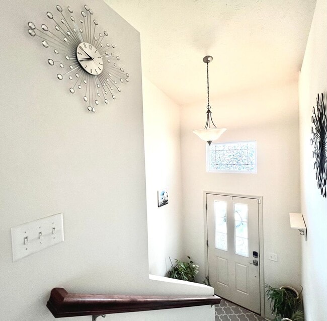 Building Photo - SW Home with great floorplan AND MOVE IN SPECIAL!