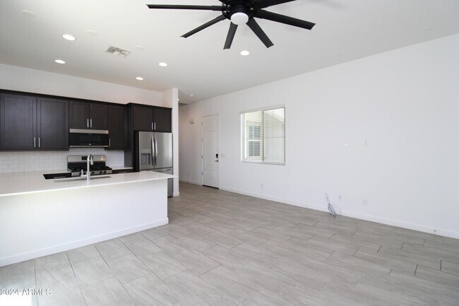 Building Photo - 259 E Sagittarius Pl