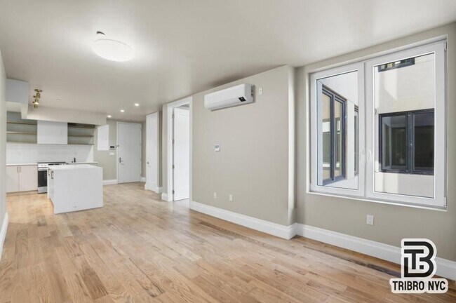 Building Photo - 4 bedroom in BROOKLYN NY 11222