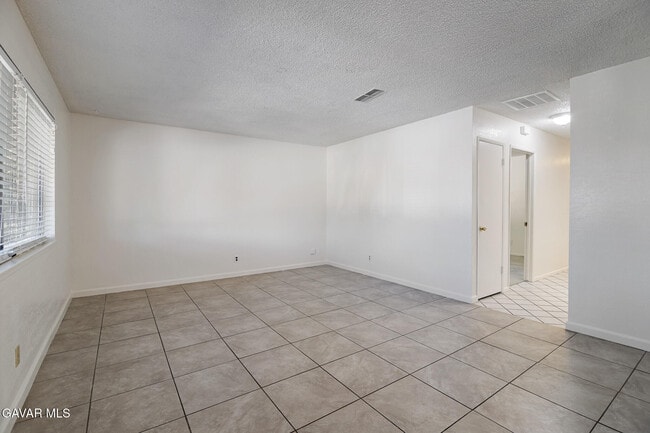 Building Photo - 44210 Fenhold St