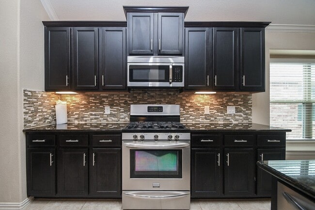 Building Photo - 20415 Kittredge Dr