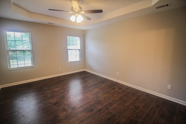Building Photo - 525 Cashel Rd