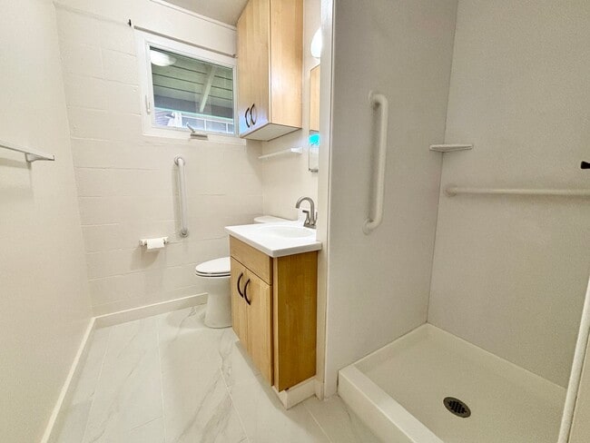 Building Photo - Newly Renovated 3BR/2BA Townhouse at Waial...