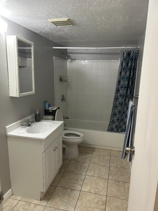 Building Photo - 8827 Pinion Ln