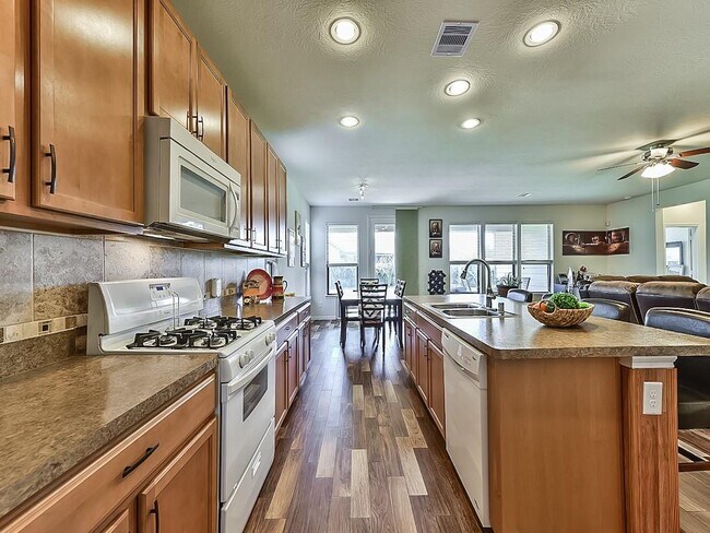 Building Photo - 15223 Sunlight Bay Ct