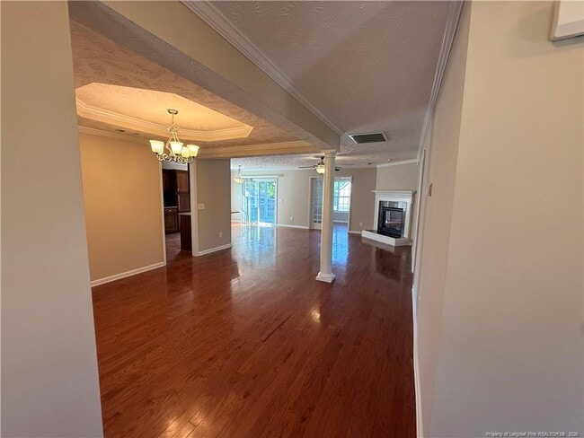 Building Photo - 402 Colonist Pl