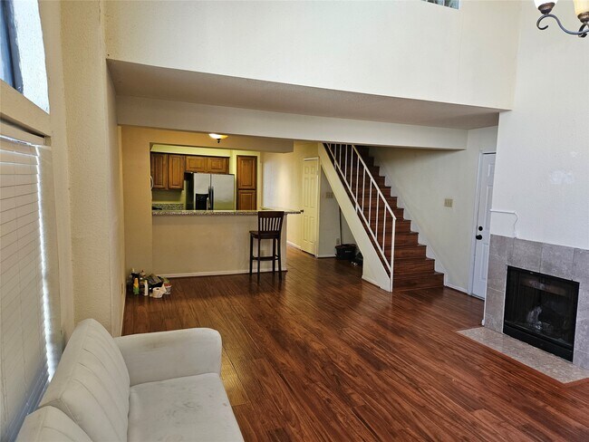 Building Photo - 2425 Holly Hall St