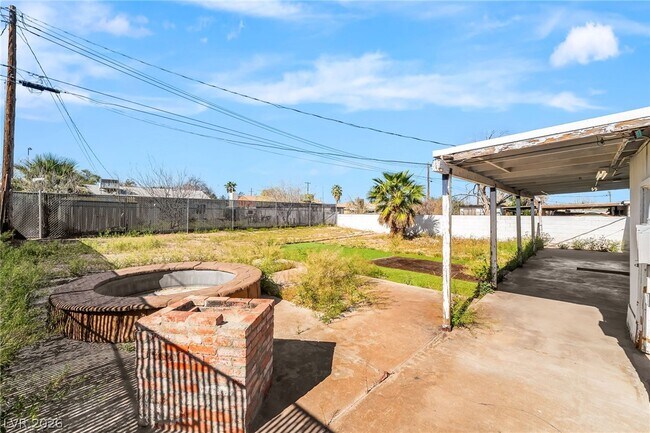 Building Photo - 107 Joshua St