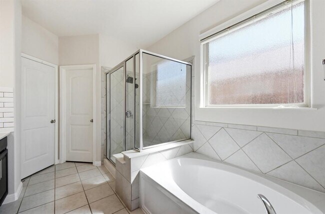 Building Photo - 351 Wincliff Dr