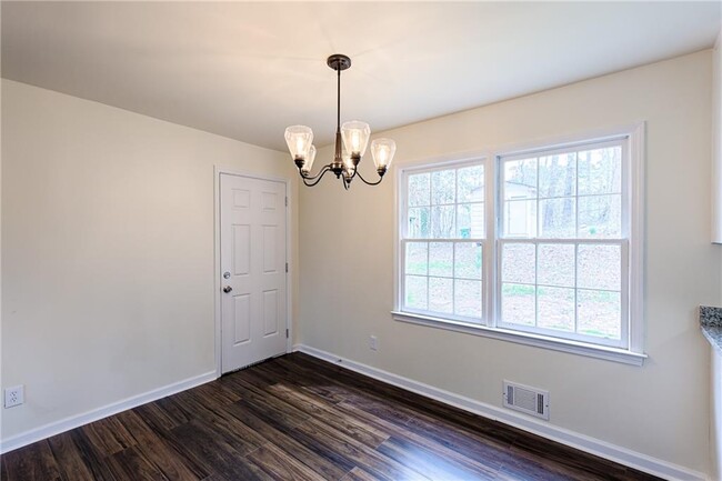 Building Photo - 5791 Lisa Ln