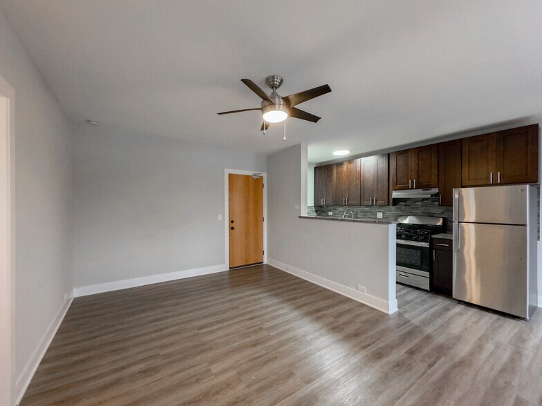 Building Photo - 735 Judson Ave