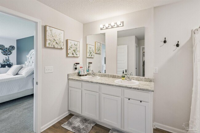 Building Photo - 5260 Peach Dr
