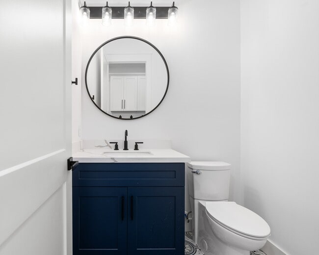 Building Photo - 245 E Blue Heron Dr