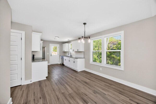 Building Photo - 206 Ross Ave