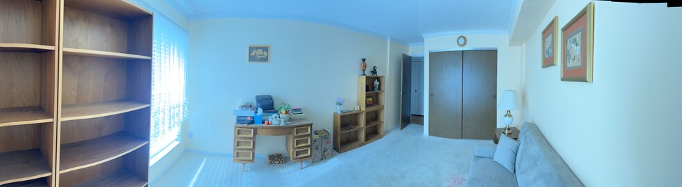 Building Photo - 572 Coeur de Royale Dr