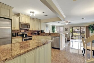 Building Photo - 1975 Discovery Cir E