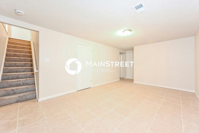 Building Photo - 4 Bedroom Pet-Friendly Home in DENVER, CO with Main Street Renewal