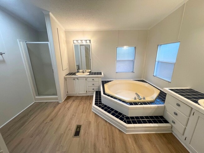 Building Photo - LEASING NOW FOR IMMEDIATE MOVE IN!