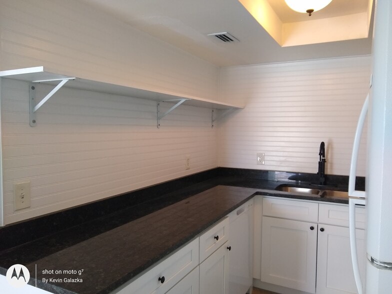 Building Photo - 312 Avanda Ct