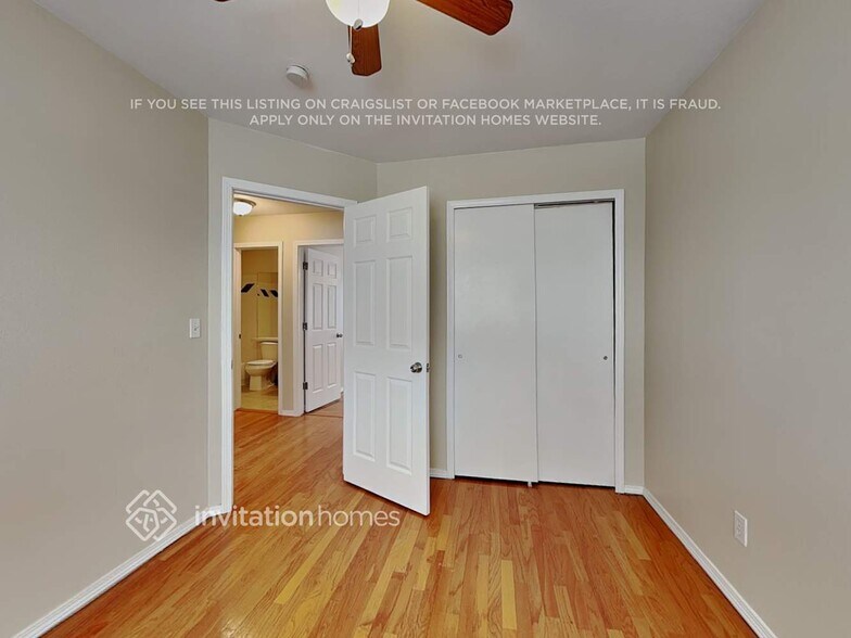 Building Photo - 842 Marshall Dr