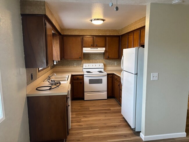 Building Photo - GW-0102