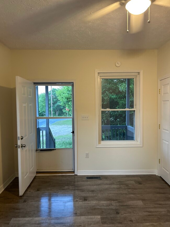 Building Photo - 148 Hannah Pickett First Ave