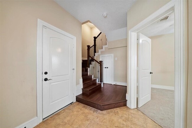 Building Photo - 835 Garden Oaks Trce
