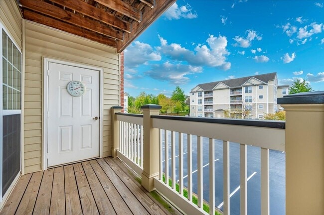Building Photo - 2501 Hemingway Dr
