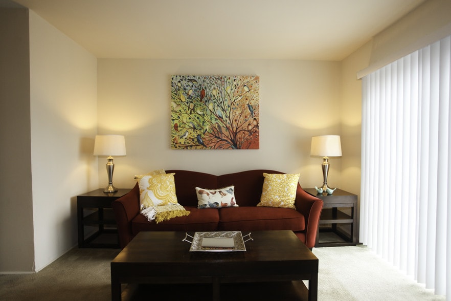Building Photo - Parkside Gardens Apartments and Townhouses