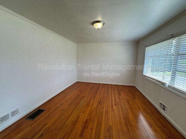 Building Photo - 4010 Emerald Lake Dr