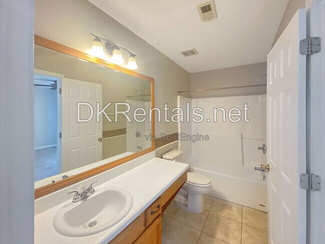 Building Photo - 2743 Lake Park Ridge W